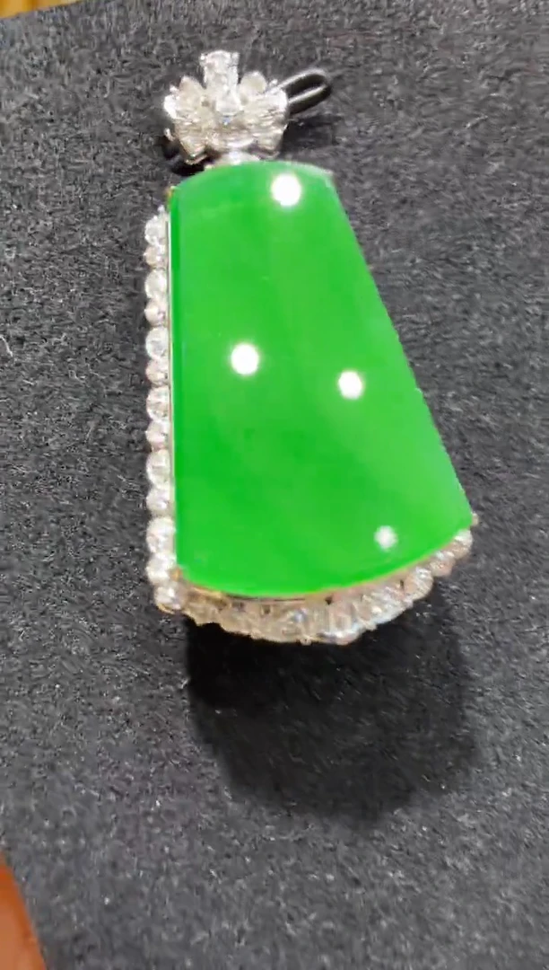 吊坠(不含链)18K金镶嵌翡翠多样性团购发一件