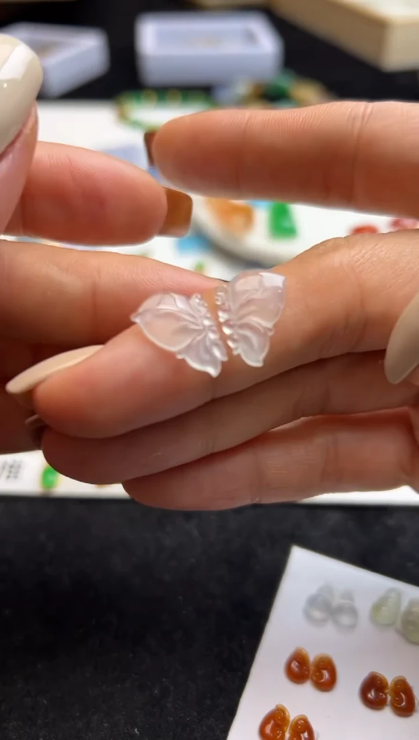 未镶嵌定制翡翠800+80冰蝴蝶-sm145