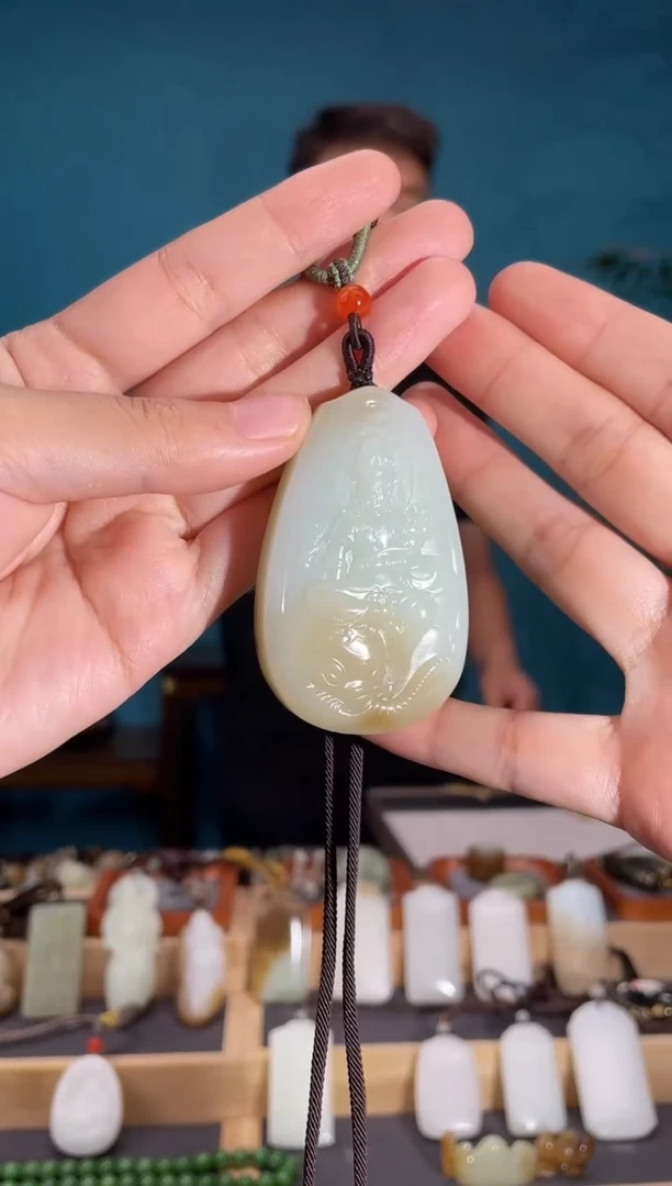颈饰未镶嵌和田玉1