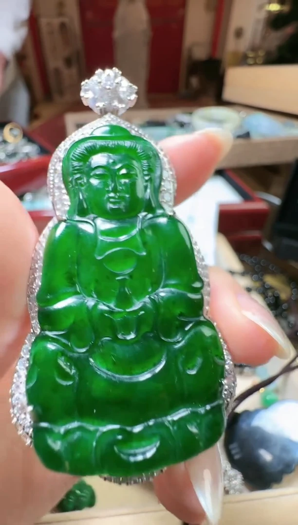 【闪购商品】翡翠吊坠(不含链)未镶嵌翡翠