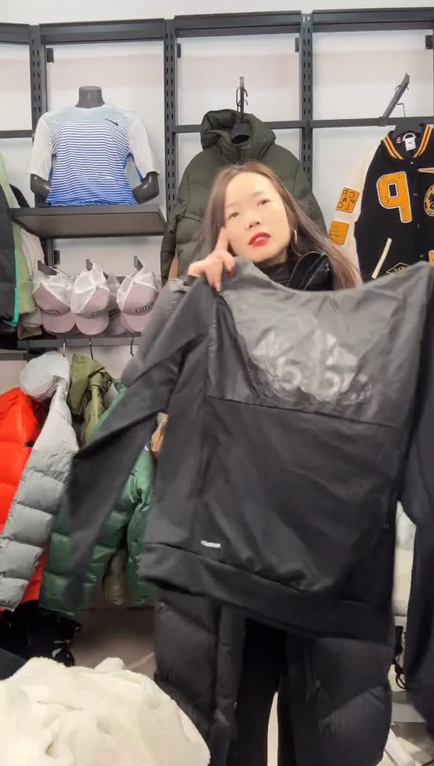 2400闪购编码  阿迪运动卫衣裤以直播间过款为准 尺码. 175