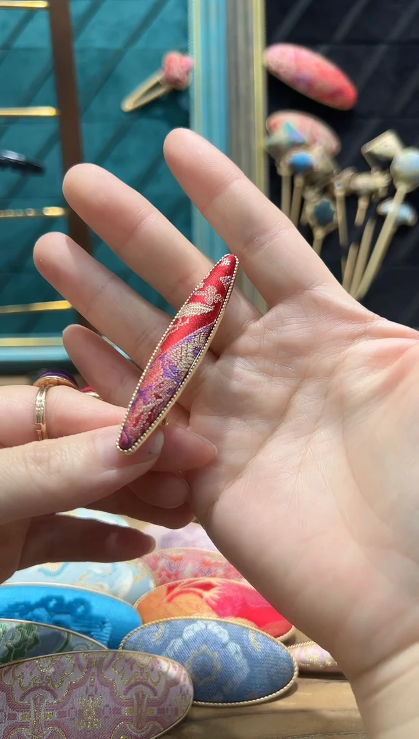 【闪购商品】【一物一拍专车】红紫金小柳叶发夹