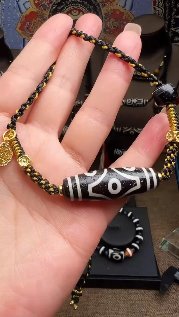 玛瑙/玉髓（覆膜）颈饰未镶嵌精品黑白六眼锁骨