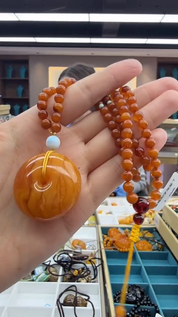 琥珀颈饰未镶嵌240秒拍号 假一罚三