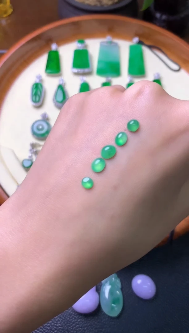 【闪购商品】定制翡翠未镶嵌裸石