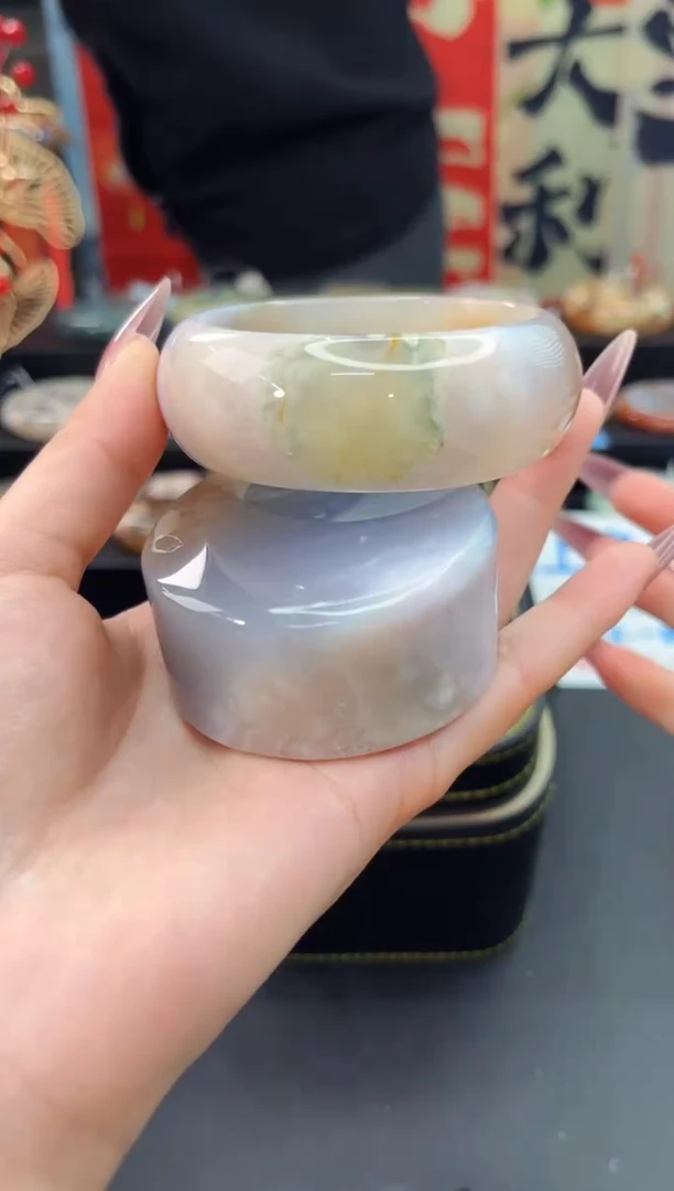 【闪购商品】石英质玉手镯未镶嵌赠送镯心（58圈口）无证书