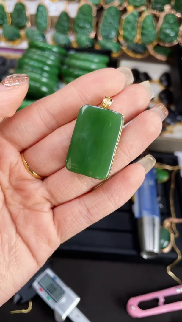 【闪购商品】和田玉吊坠18K金镶嵌多样性发一