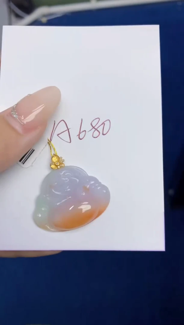 翡翠18K金镶嵌颈饰天然缅甸A货翡翠