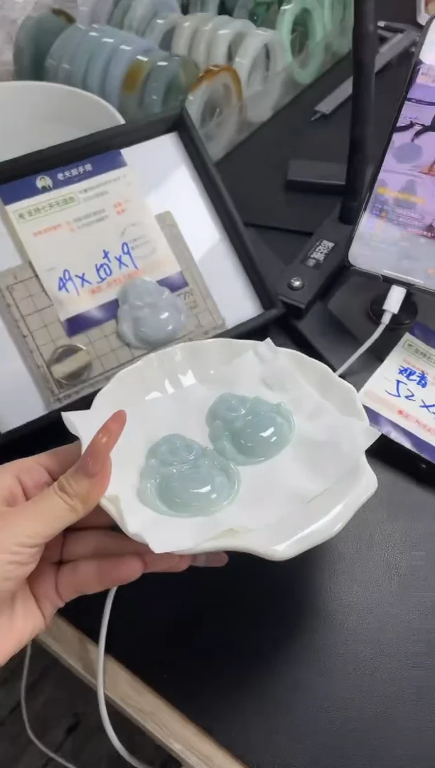 【闪购商品】翡翠挂件未镶嵌大佛公FL6配绳/多样性发其一CP