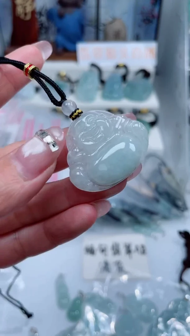 颈饰未镶嵌翡翠吊坠