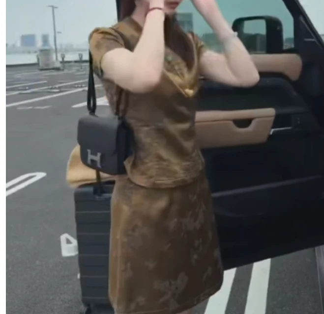 2025夏季时尚潮流百搭精品女装3OIXU