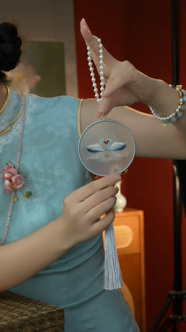 刺绣非遗苏绣车挂