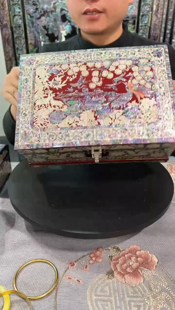 鱼锁绒布底·弘贝雅螺钿漆器文化馆