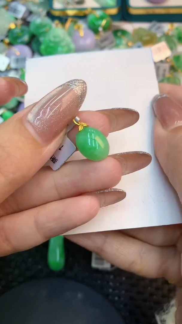 颈饰18K金镶嵌翡翠1