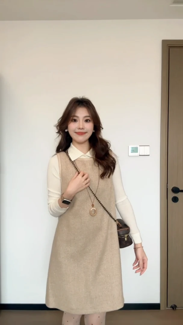 2025秋冬新款女韩系减龄穿搭翻领打底衬衫叠穿显瘦无袖背心连衣裙