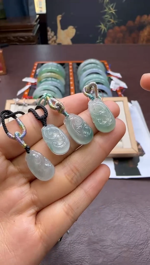 未镶嵌挂件翡翠25HM011多样性发1