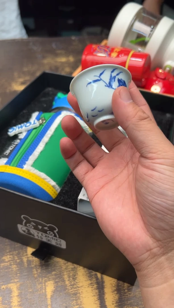 华*一儒堂青花单翠小杯