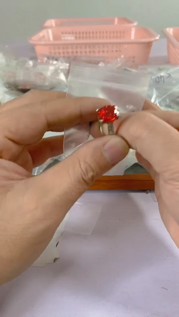 【闪购商品】水晶颈饰银S925镶嵌X206红宝，蓝宝，多样性发一件赠链