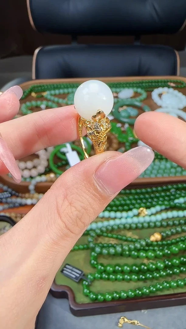 银S925镶嵌戒指和田玉1