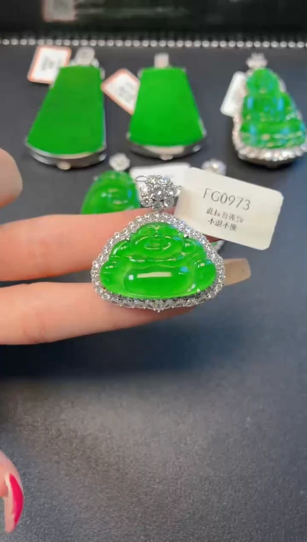 颈饰银S925镶嵌翡翠吊坠