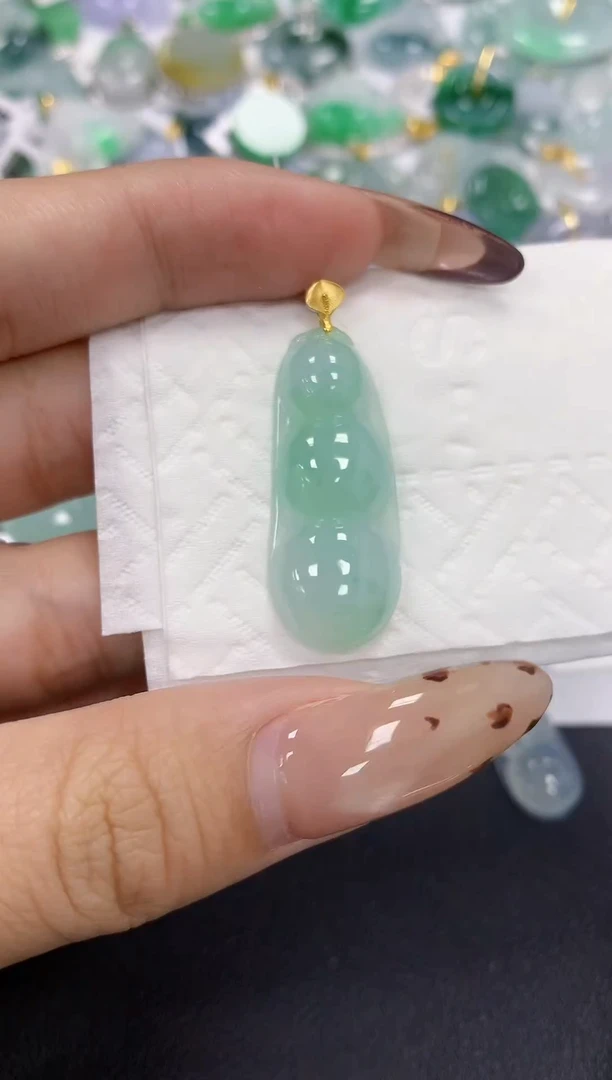 颈饰18K金镶嵌翡翠a货假一赔三支持复检百元上9元证书费自理