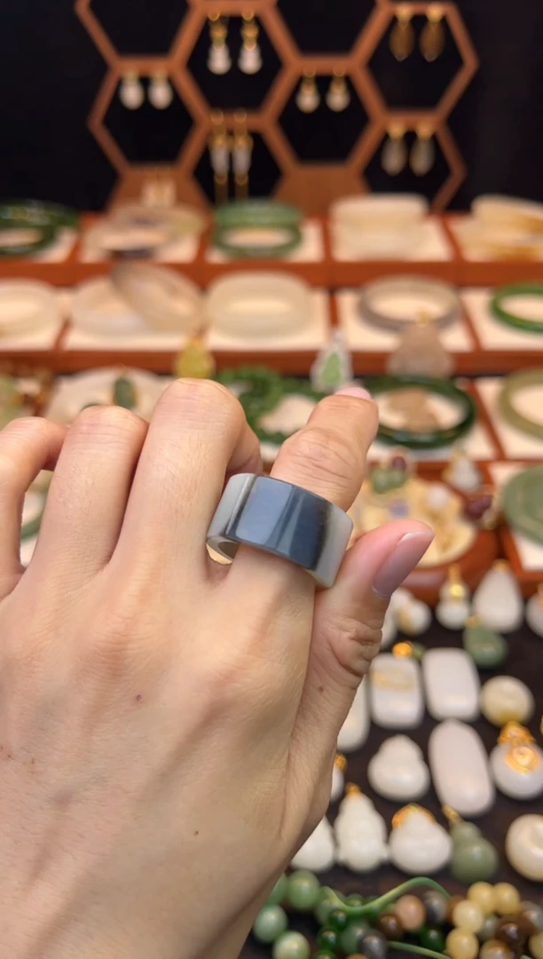 未镶嵌戒指和田玉18 19