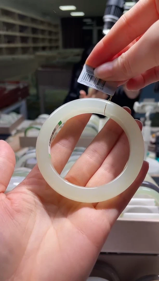 未镶嵌手镯和田玉56-57圈口 4098