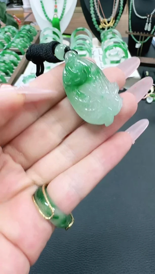 未镶嵌1石英质玉（非洲翠）/0683