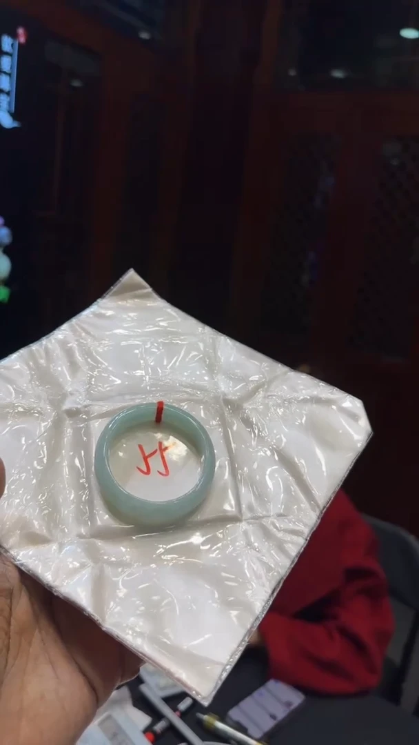 【闪购商品】翡翠手镯未镶嵌手镯