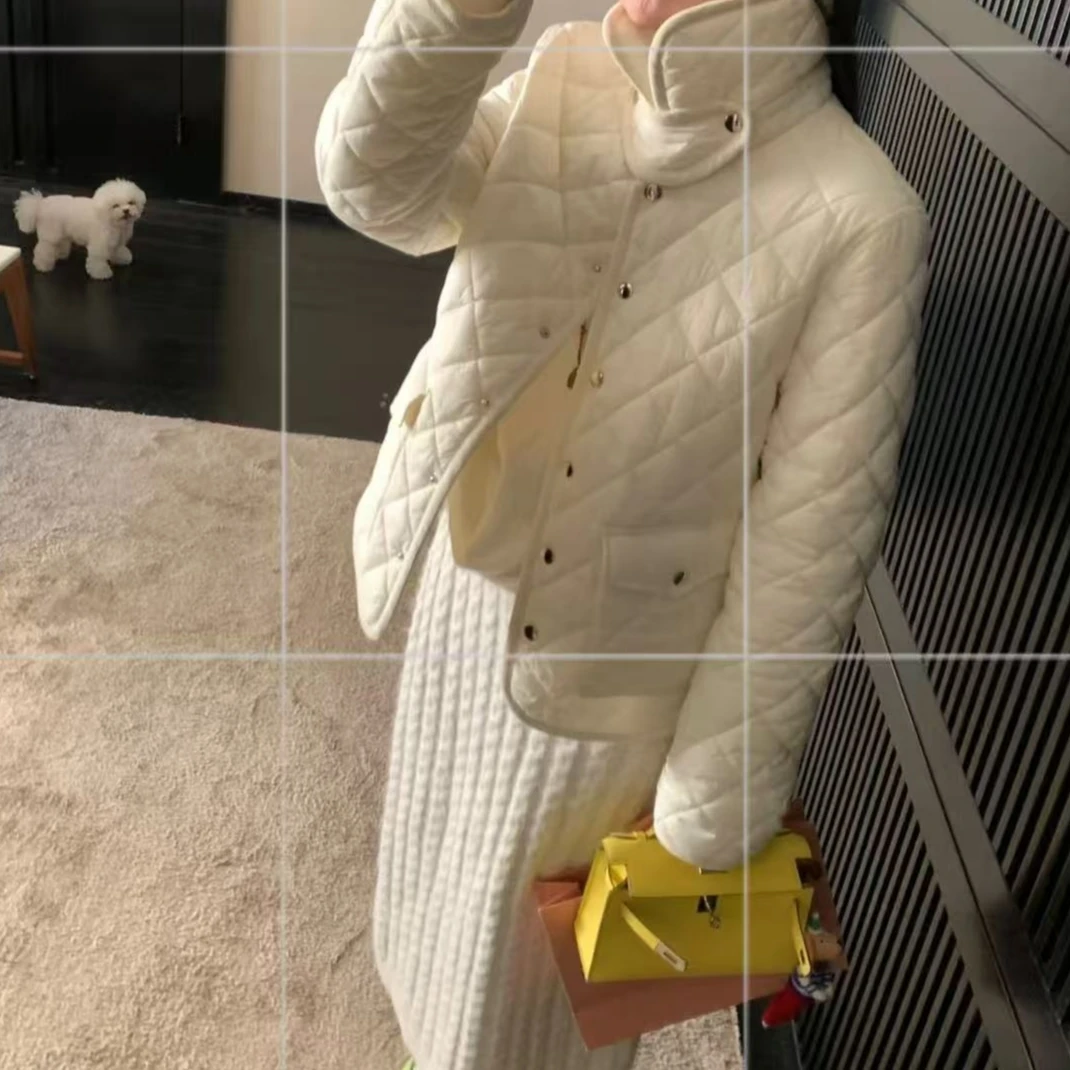 KUNGE-简约款菱形格白色简约外套-KG16807