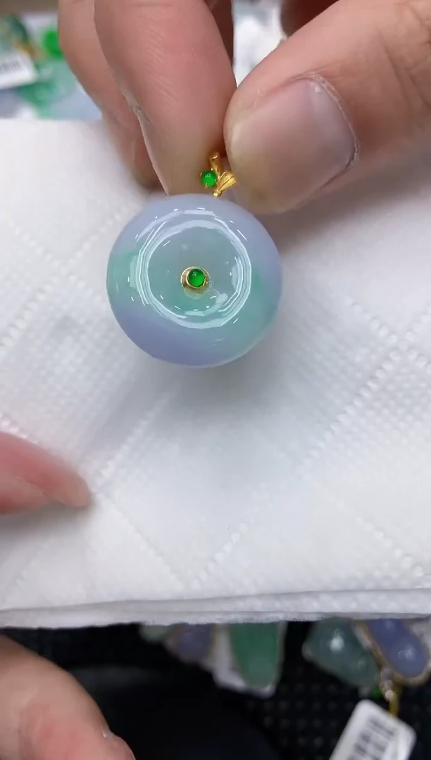 翡翠18K金镶嵌颈饰111111111