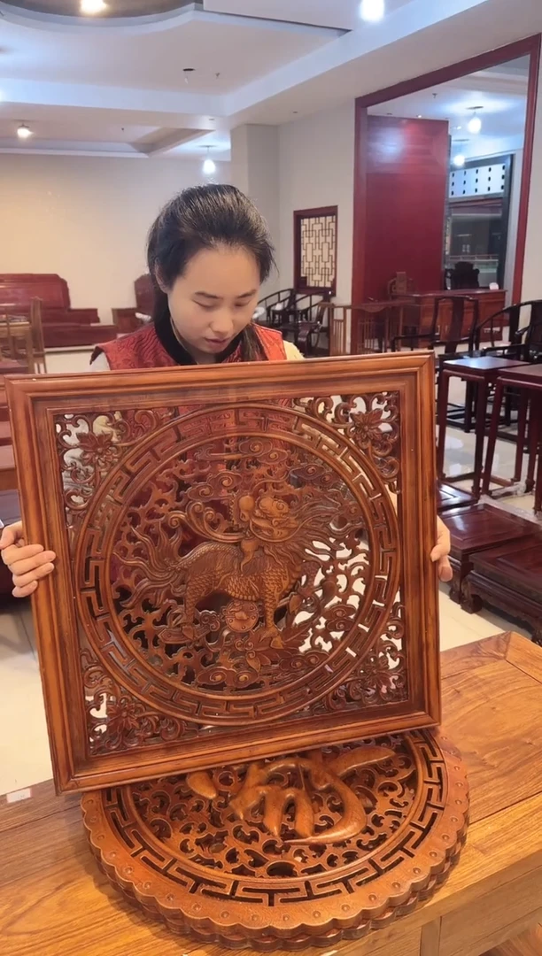【闪购商品】东阳木雕香樟木挂件麒麟雕刻