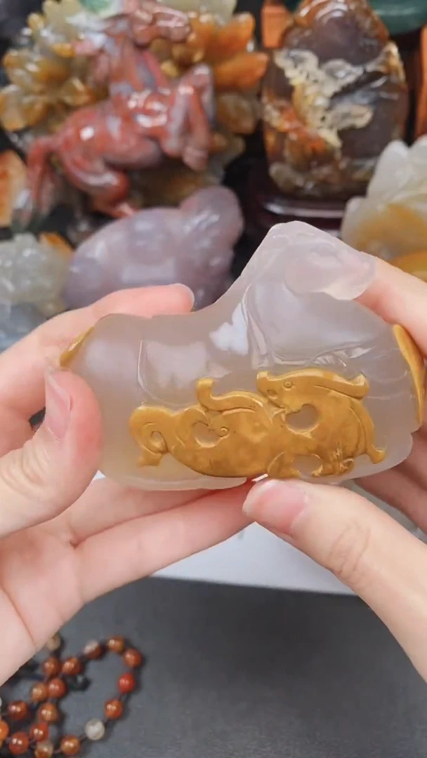 未镶嵌颈饰玛瑙/玉髓飞*哥AA