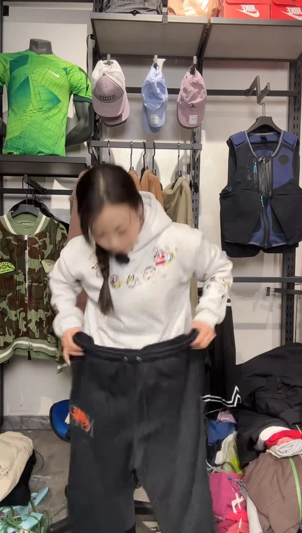 1595  编码 瑕疵款直播间过款为准 尺码   身高