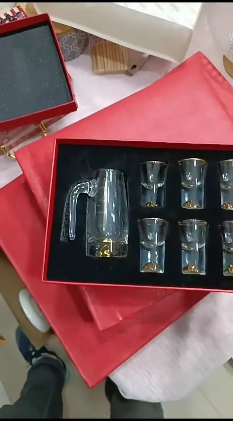 瓷金箔白酒具一壶六杯