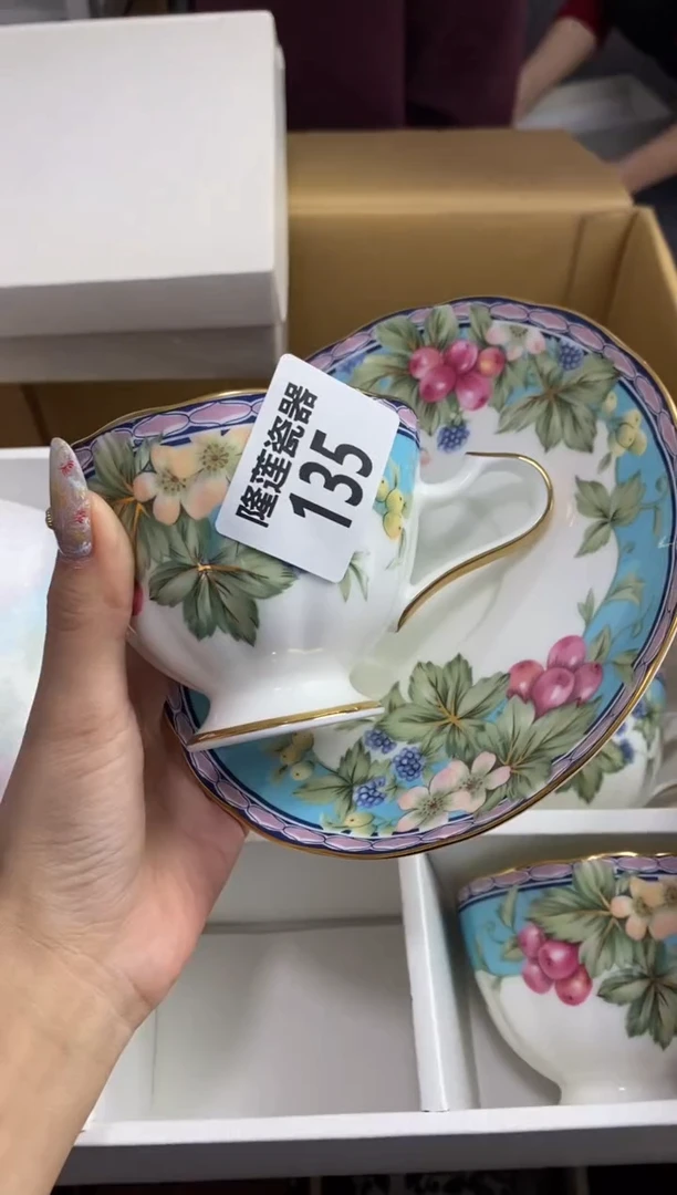 【闪购商品】瓷片隆莲瓷器欢迎大家