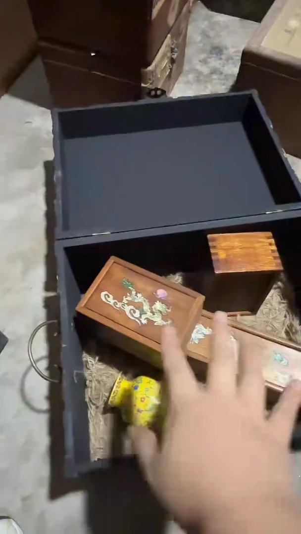 木超大红箱子带（东西）