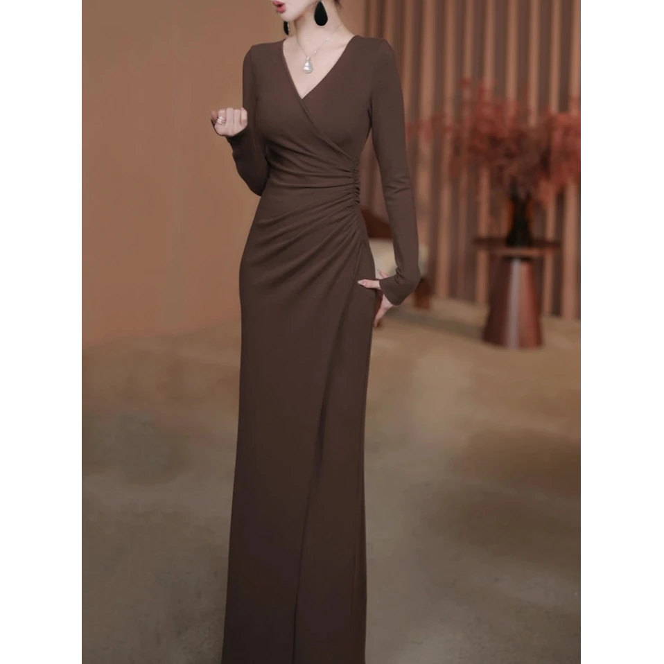 轻奢法式气质连衣裙2025秋季新款优雅V领长袖修身显瘦高贵包臀裙