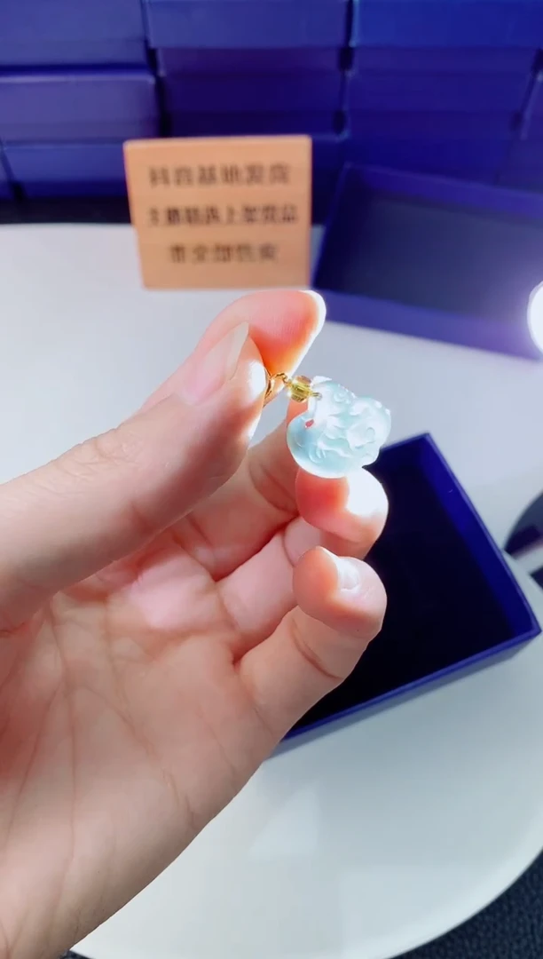 翡翠未镶嵌颈饰1111111`