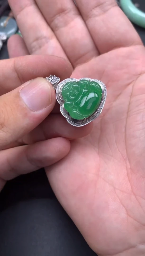 颈饰18K金镶嵌翡翠大*儿贝贝商品不退不换