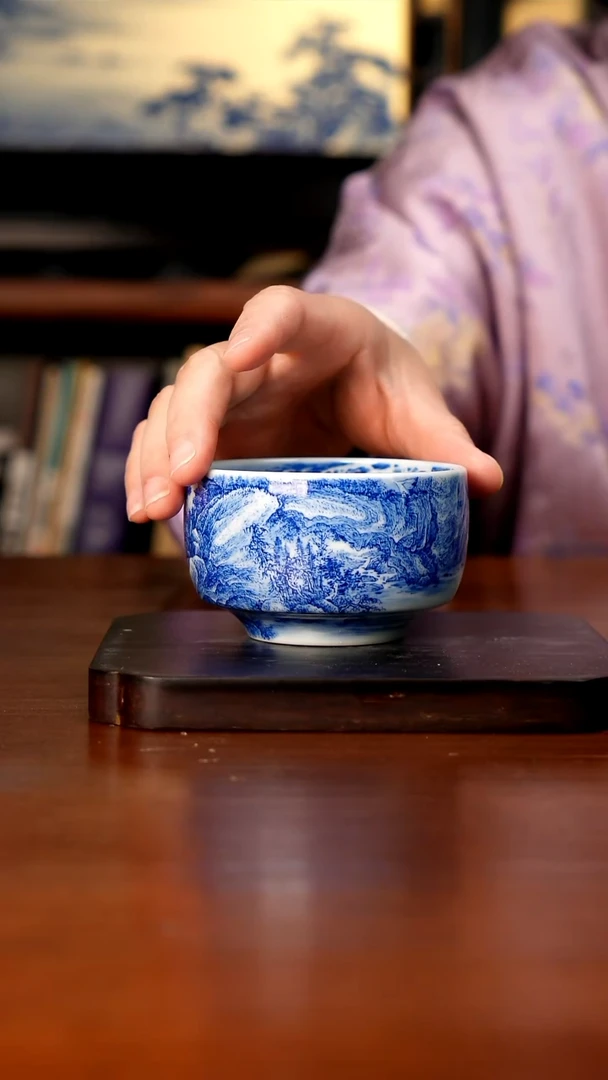 手工陶瓷青花山水杯子