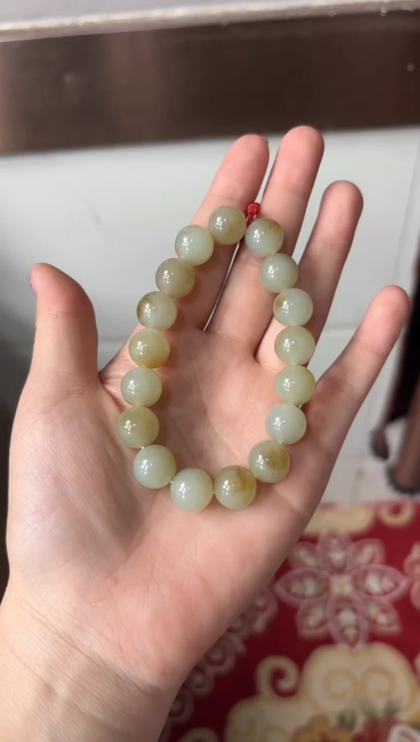 【闪购商品】和田玉手串未镶嵌且末微色差近矿卡12