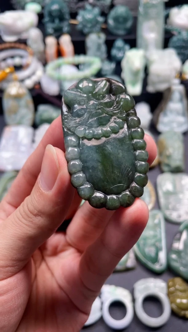 颈饰未镶嵌翡翠36  天然翡翠a货  达摩