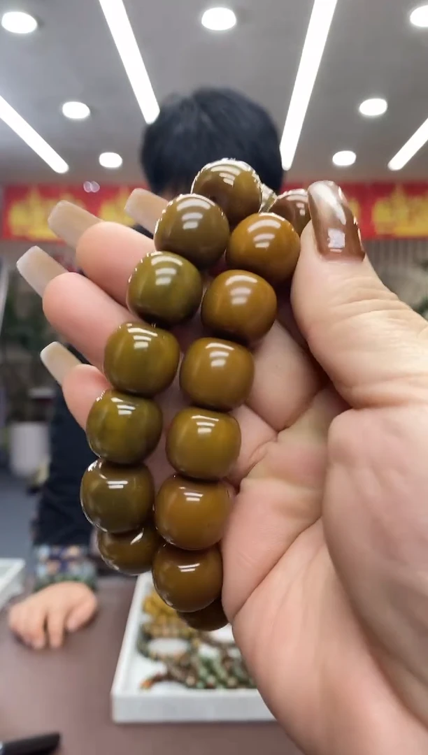 未镶嵌手链透闪石质玉手串多样式发货随机发一