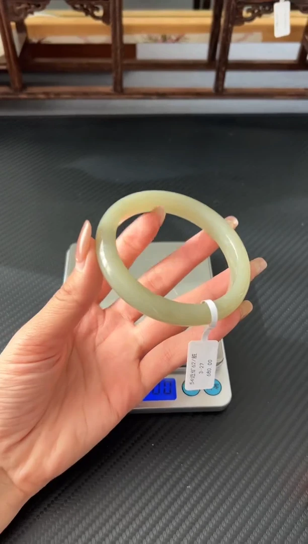 未镶嵌手镯和田玉y**程且末微色差近矿62J