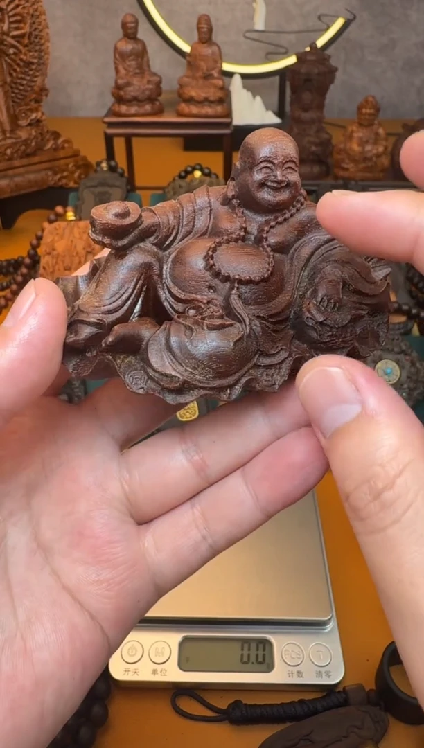 贡木其他《巴布亚贡木》荷叶弥勒