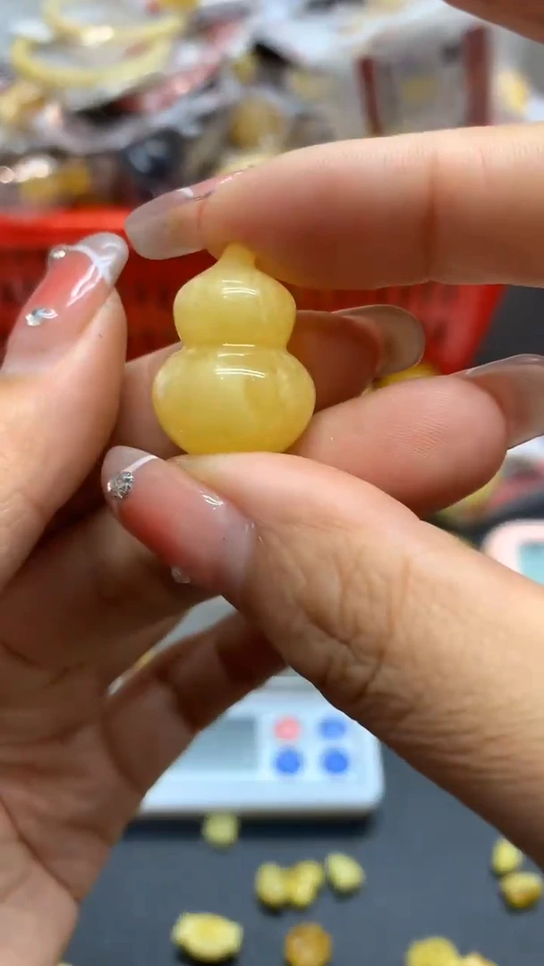未镶嵌琥珀珠宝奇石2607