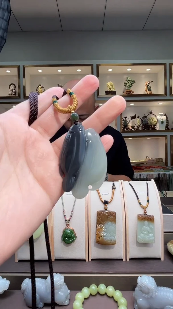 颈饰未镶嵌和田玉苏