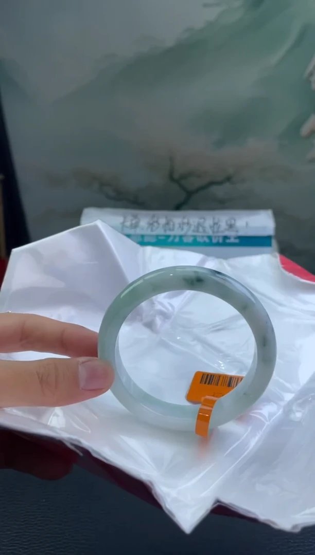 翡翠手镯未镶嵌7