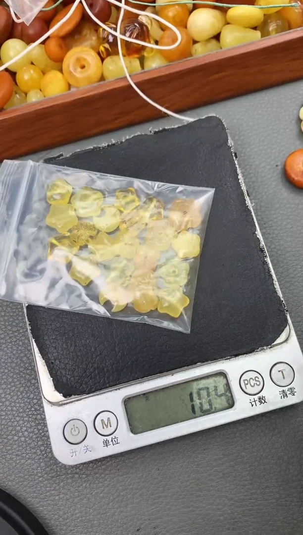 未镶嵌琥珀珠宝奇石215